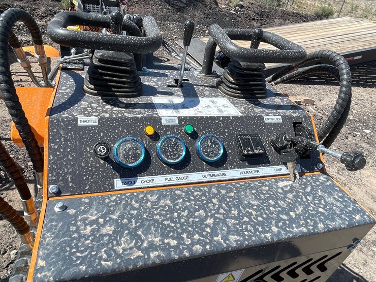 #2065-•-unused-2026-landhonor-mini-skid-steer-loader-image-14