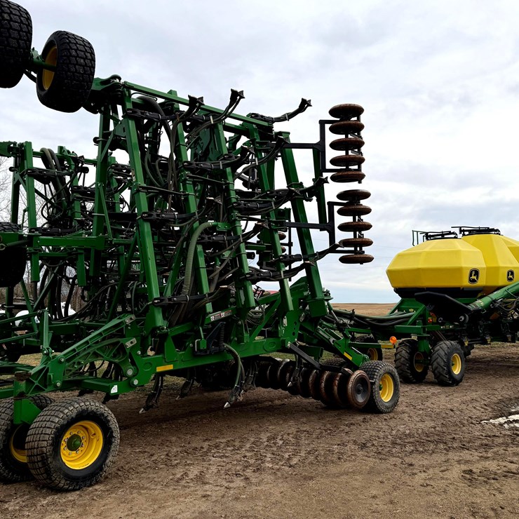 2013 JOHN DEERE 1830