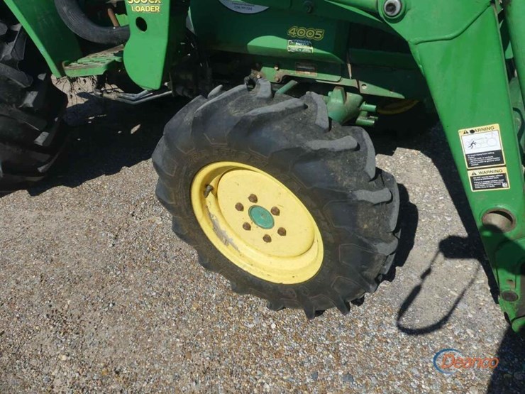 john-deere-4005-image-10