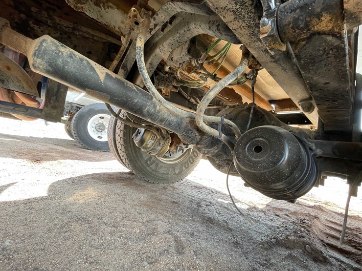 #1851-•-2000-sterling-7500-water-tank-truck-(has-nm-title)-image-94