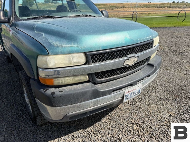 2002-chevrolet-silverado-2500-image-8