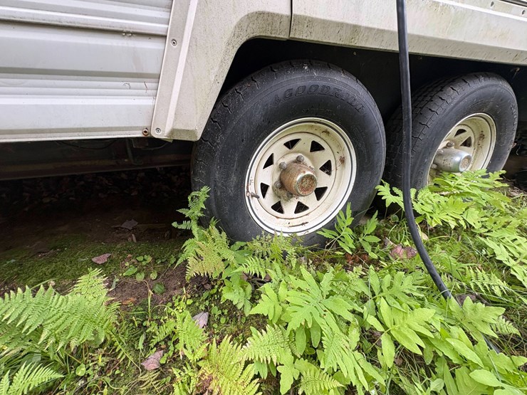 #5996-•-1989-fleetwood-resort-camper-(three-lakes,-wi)-(has-wi-title)-image-65