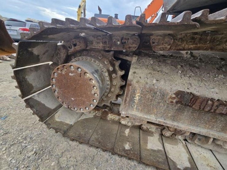 2016-hitachi-zx350-lc-image-32