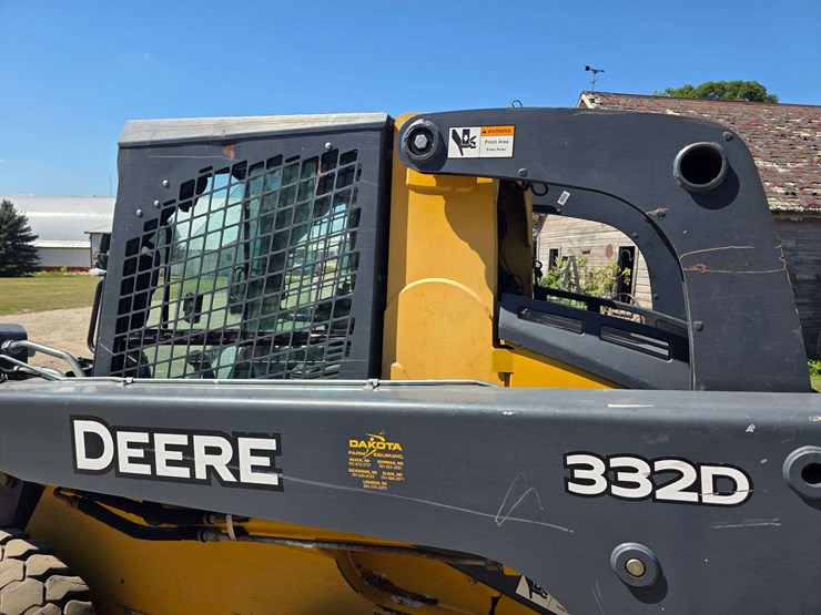 2016-deere-332d-image-20