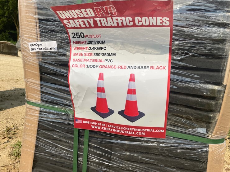 #2508-•-greatbear-highway-safety-cones-image-2