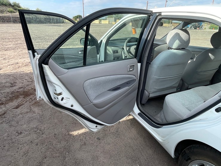 #1853-•-2002-toyota-prius-(title-in-delay)-image-20