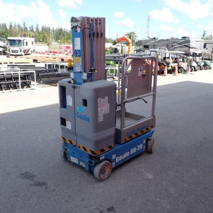 2011 GENIE GR20