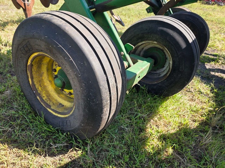 john-deere-2700-image-14