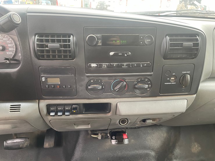 2005-ford-f550-xl-image-20