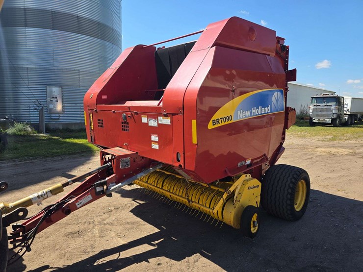 2009-new-holland-br7090-image-38