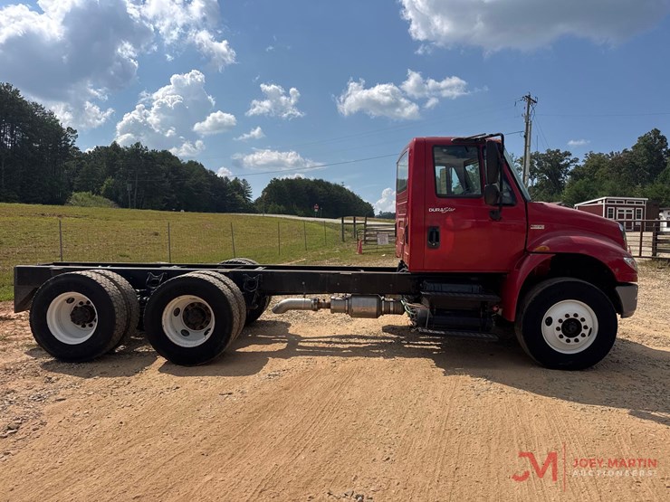 2014-international-durastar-4400-image-2
