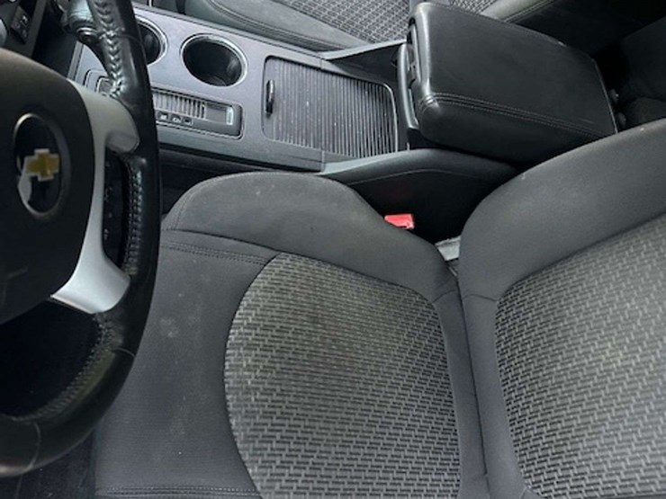 2011-chevrolet-traverse-image-25