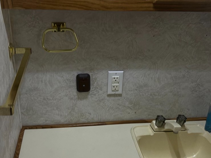 #5944-•-1996-dutchmen-camper-(shawano,-wi)-(has-wi-title)-image-49