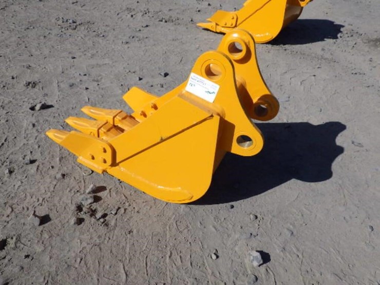 caterpillar-303-image-3