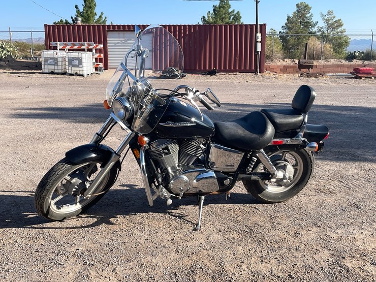 #1863-•-2006-honda-vt1100-(has-nm-title)-image-37