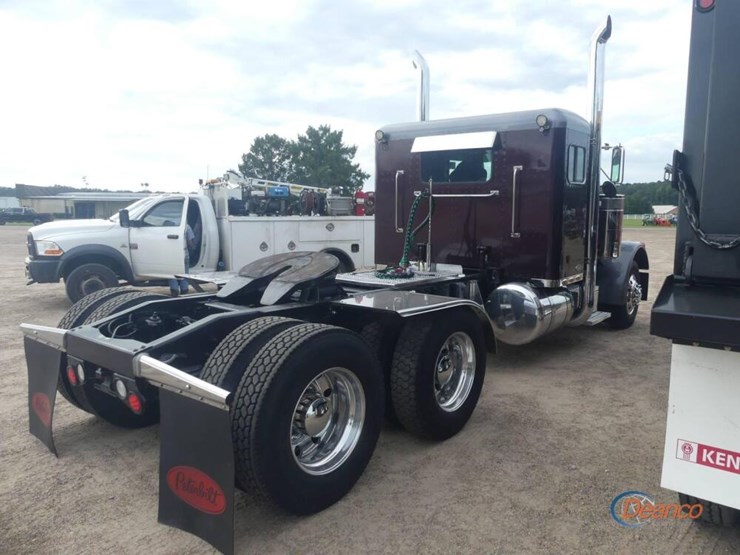 2001-peterbilt-379-image-2