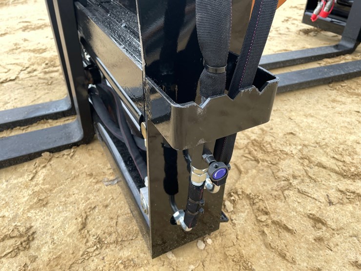 #2532-•-new-wolverine-pallet-fork-with-hydraulic-adjustable-image-15