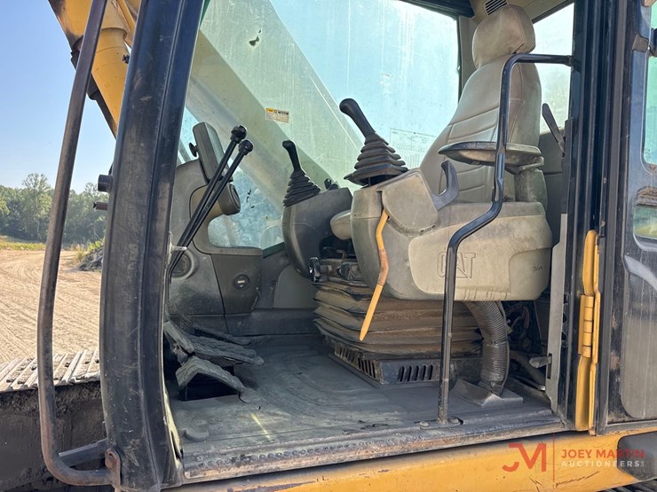 2006-caterpillar-324dl-image-27