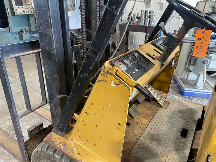 #133-•-cat-pneumatic-forklift-(shawano,-wi)-image-10