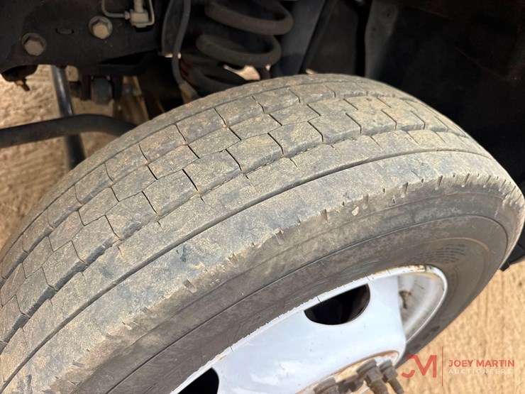 2016-ford-f550-xl-image-10