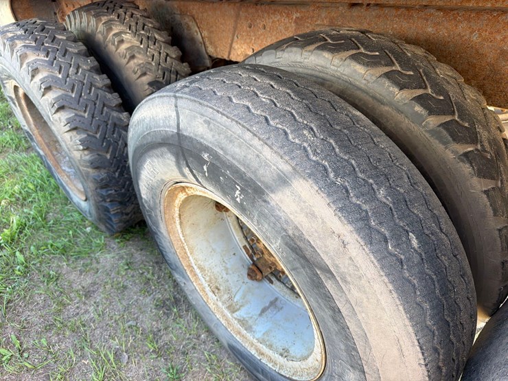 ford-9000-image-14