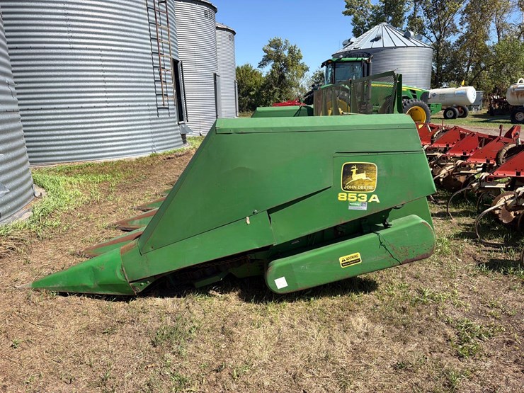 john-deere--835a-header-image-2