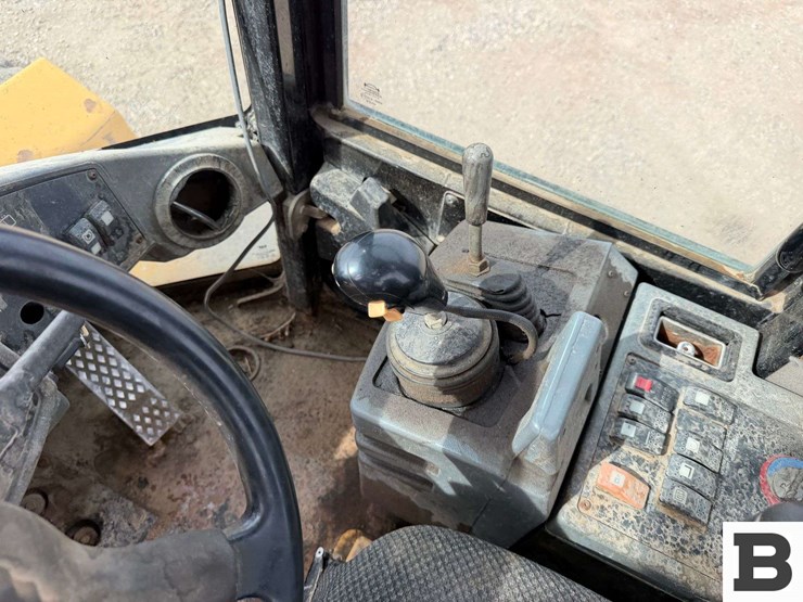 2005-caterpillar-930g-image-45