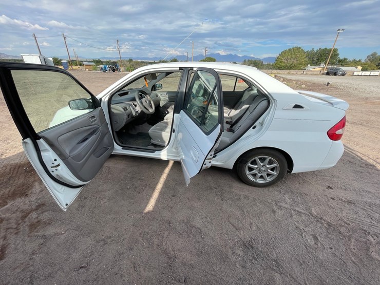 #1853-•-2002-toyota-prius-(title-in-delay)-image-19