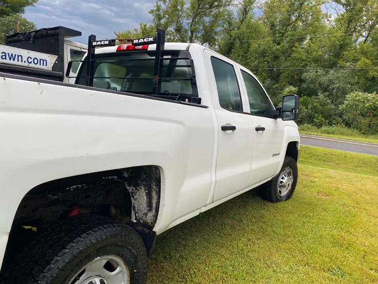 2015-chevrolet-2500-image-24