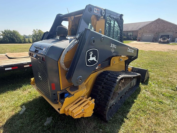 deere-331g-image-23