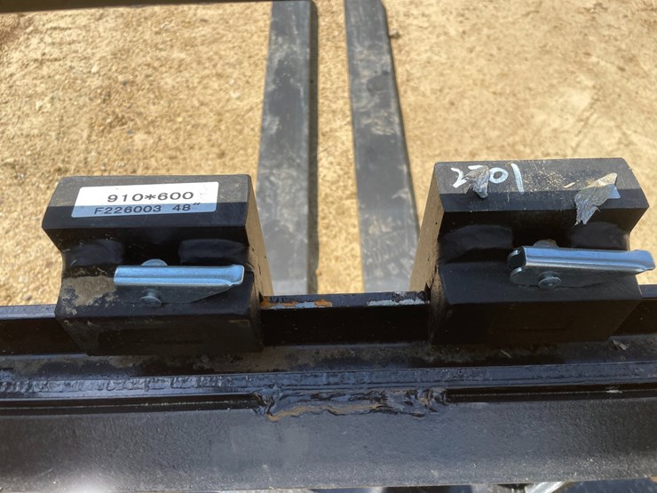 #2225-•-kivel-3,500-lbs.-48"-pallet-forks-image-13
