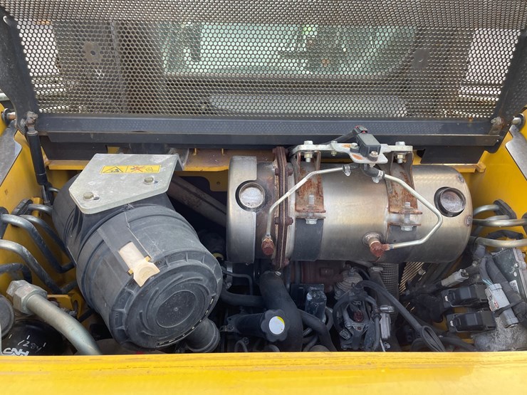 2021-new-holland-l316-image-23