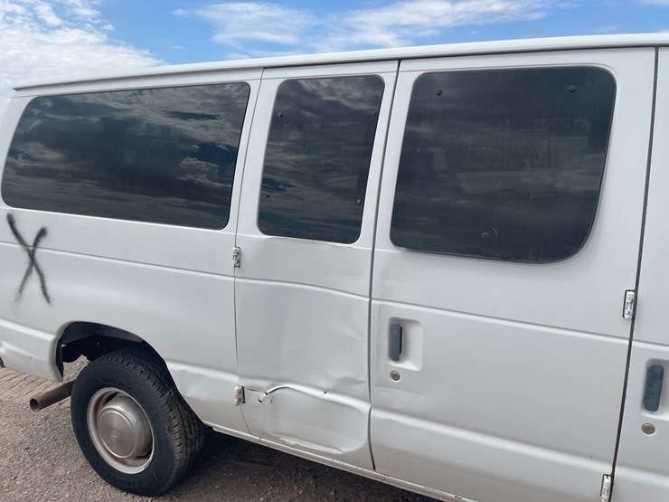 2000-ford-e350-image-16