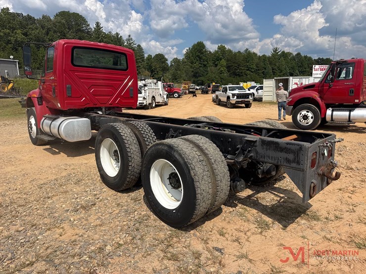 2014-international-durastar-4400-image-4