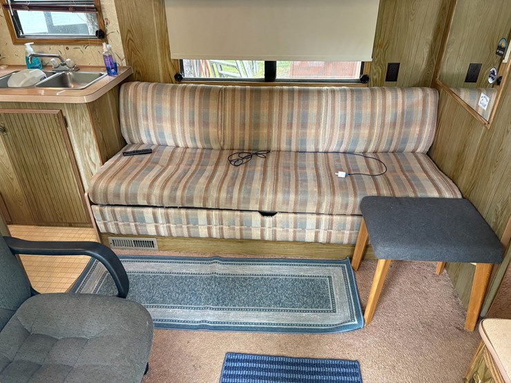#5996-•-1989-fleetwood-resort-camper-(three-lakes,-wi)-(has-wi-title)-image-22