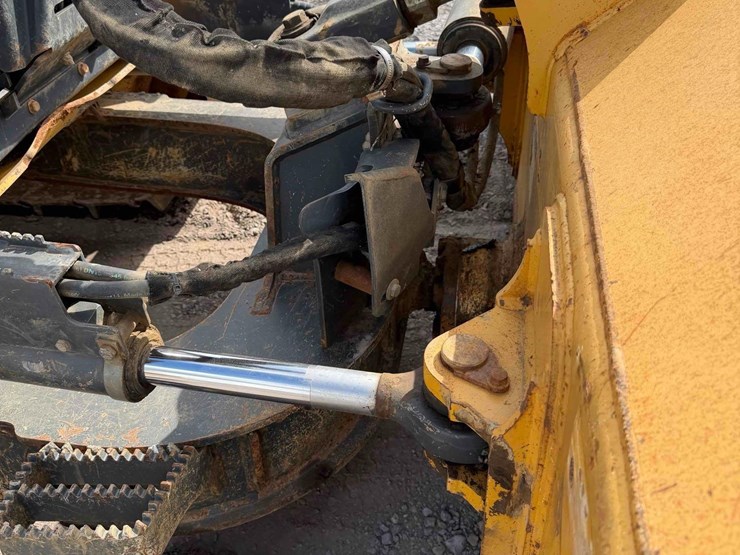 2014-deere-650k-xlt-image-10