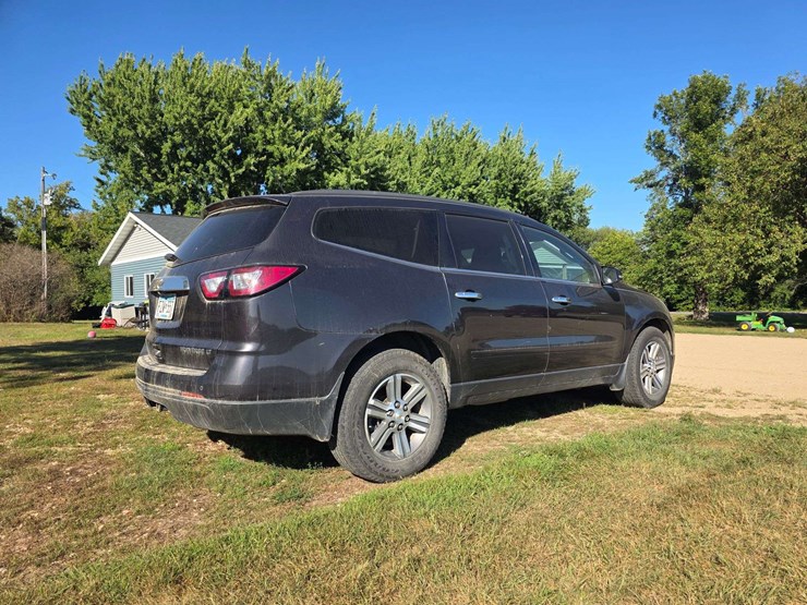 2014-chevrolet-traverse-lt-image-8
