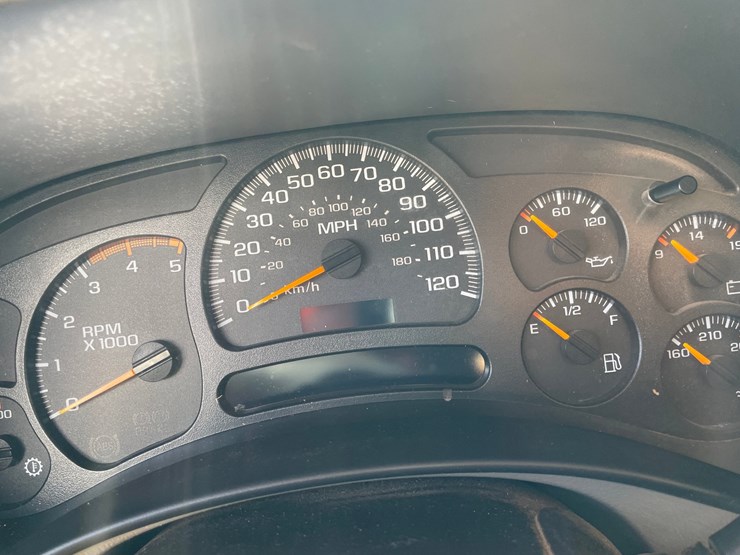 2005-gmc-3500-image-30