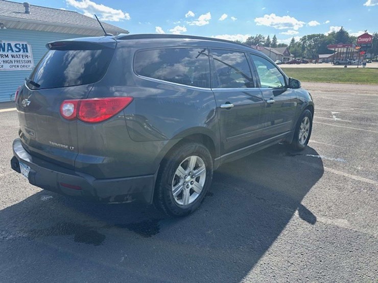 2011-chevrolet-traverse-image-6