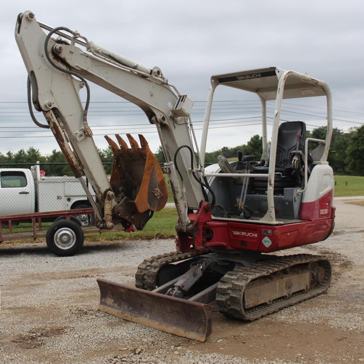 TAKEUCHI TB230