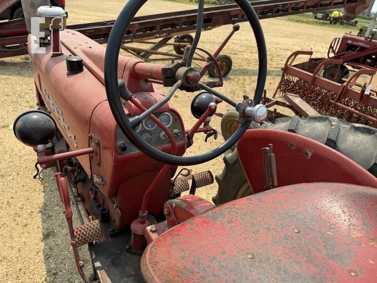 1955-farmall-300-image-7