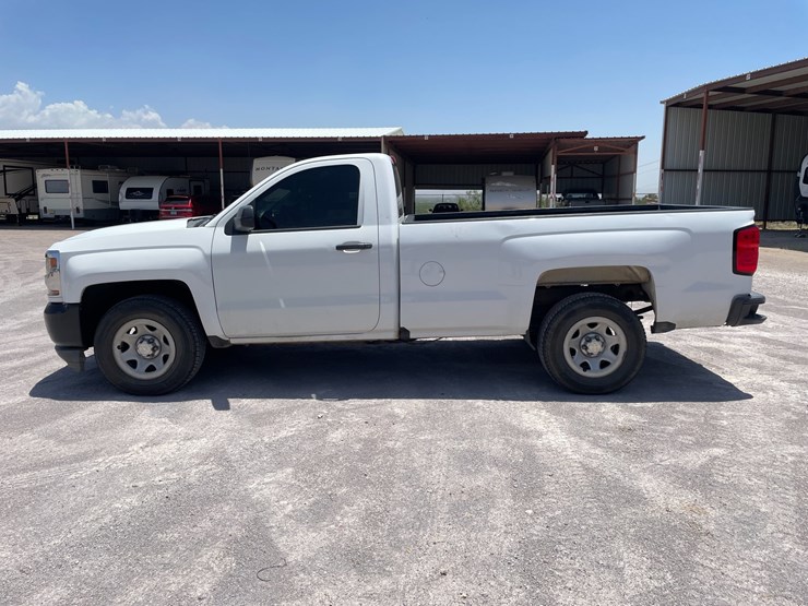 #1864-•-2018-chevy-work-truck-(has-nm-title)-image-8