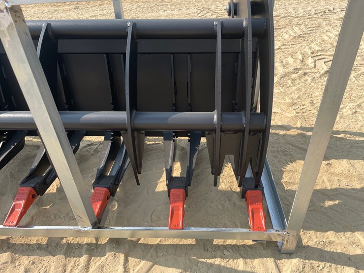 #2513-•-greatbear-skid-steer-mount-heavy-grass-fork-grapple-image-7