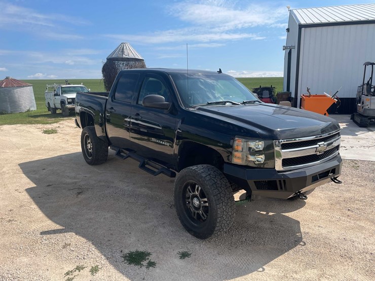 #301-•-2012-chevy-silverado-lt-pickup-truck-(has-wi-title)-(chilton,-wi)-image-3