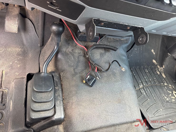 2016-ford-f550-xl-image-28