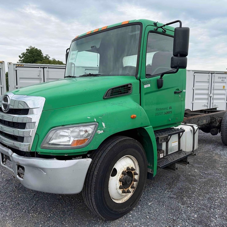 2013 HINO 338