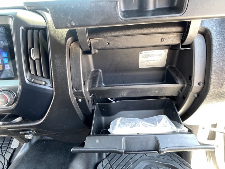 #1864-•-2018-chevy-work-truck-(has-nm-title)-image-86