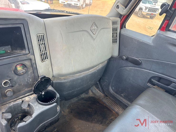 2014-international-durastar-4400-image-24