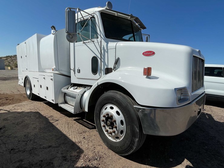 2004-peterbilt-330-image-69