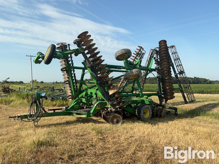 2022-john-deere-2633-image-8